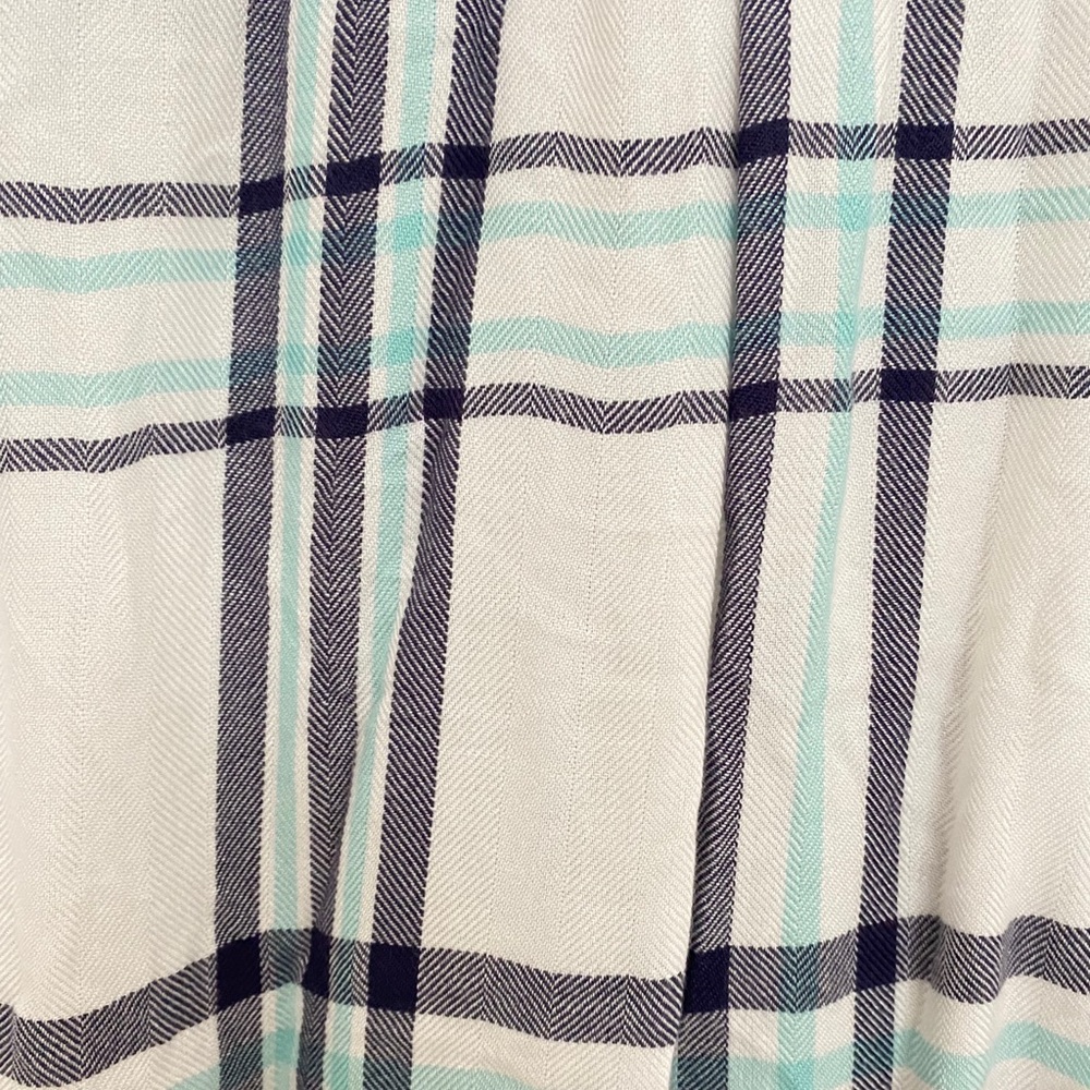 Rails Button Up - Picture 7 of 7